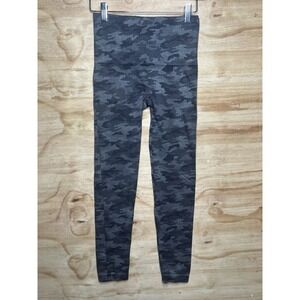 SPANX Look At Me Now Seamless Leggings Women's‎ Medium Camo Shaping High Rise
